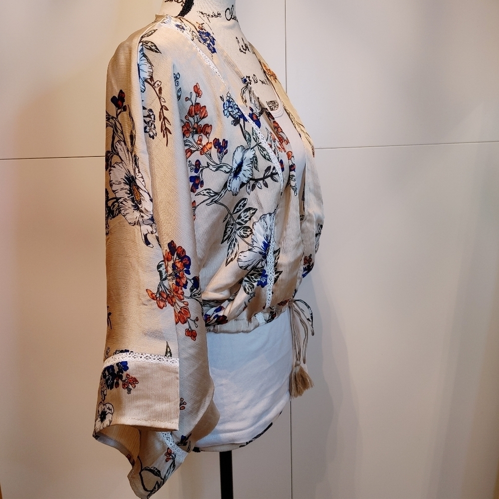 Floral cropped kimono - Picture 8 of 11